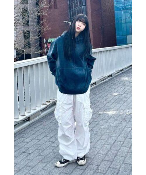 eastserviceshop（イーストサービスショップ）の「Mini Logo Dyed Hoodie - Washed Navy（パーカー・レディース・ネイビー・SMALL/MEDIUM）」の3枚目の写真