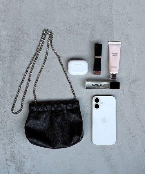 CAPRICIEUX LE'MAGE（カプリシューレマージュ）の「チェーンギャザーポーチバッグ（ショルダーバッグ・レディース・ブラック/ホワイト系その他/ベージュ・FREE）」の7枚目の写真