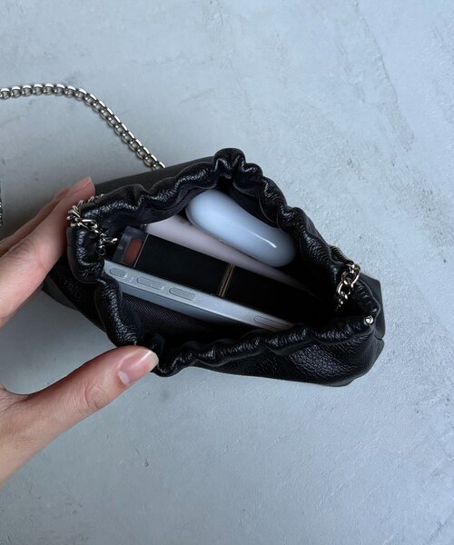 CAPRICIEUX LE'MAGE（カプリシューレマージュ）の「チェーンギャザーポーチバッグ（ショルダーバッグ・レディース・ブラック/ホワイト系その他/ベージュ・FREE）」の8枚目の写真