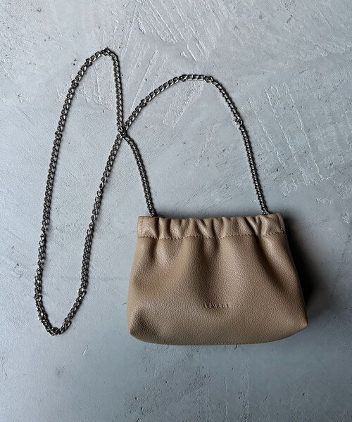 CAPRICIEUX LE'MAGE（カプリシューレマージュ）の「チェーンギャザーポーチバッグ（ショルダーバッグ・レディース・ブラック/ホワイト系その他/ベージュ・FREE）」の9枚目の写真