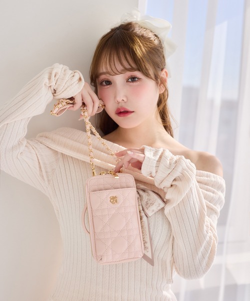 one after another NICE CLAUP（ワンアフターアナザーナイスクラップ）の「キルティングスマホショルダーバッグ（ショルダーバッグ・レディース・アイボリー/ブラック/サックスブルー/ピンク・FREE）」の12枚目の写真