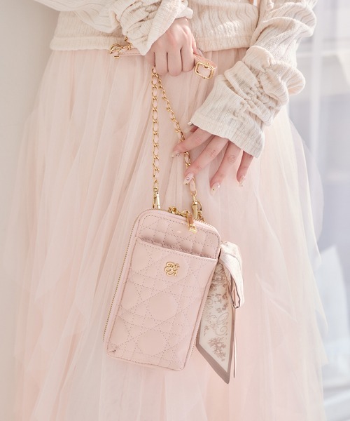 one after another NICE CLAUP（ワンアフターアナザーナイスクラップ）の「キルティングスマホショルダーバッグ（ショルダーバッグ・レディース・アイボリー/ブラック/サックスブルー/ピンク・FREE）」の13枚目の写真