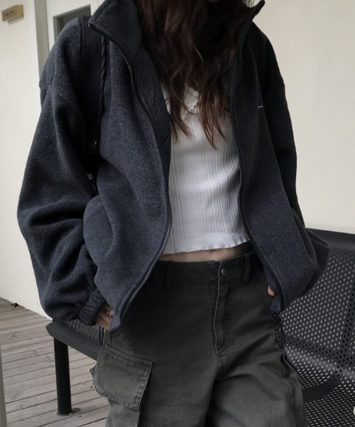 CHUN CHUN NOTES(チュンチュンノーツ)の「26SS/ワンポイント刺繍 フリースジップブルゾン(ブルゾン・レディース・ライトグレー/ダークグレー/ネイビー・F)」の16枚目の写真