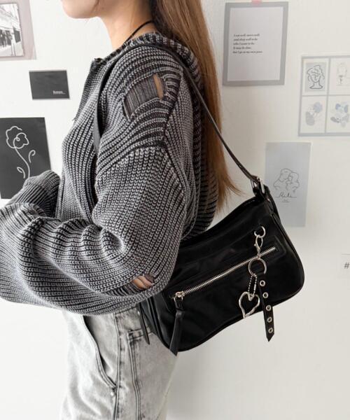 WEGO(ウィゴー)の「WEGO/チャーム付きハトメベルトバッグ(ショルダーバッグ・レディース・ピンク/ブラック/ブラウン・FREE)」の7枚目の写真