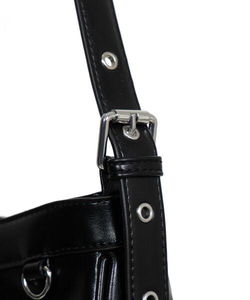 WEGO(ウィゴー)の「WEGO/チャーム付きハトメベルトバッグ(ショルダーバッグ・レディース・ピンク/ブラック/ブラウン・FREE)」の21枚目の写真