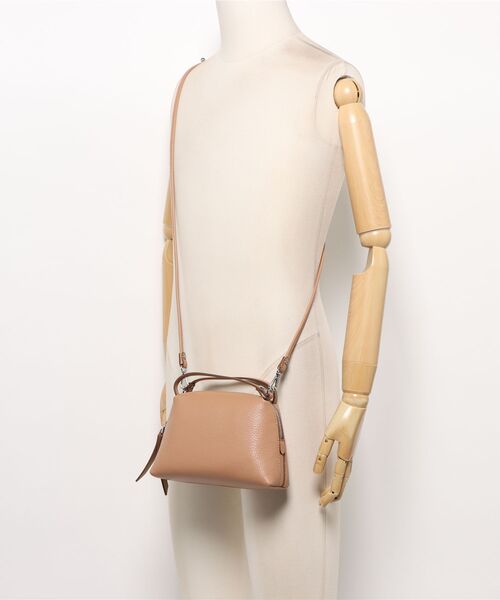 GIANNI CHIARINI(ジャンニ キアリーニ)の「【GIANNI CHIARINI(ジャンニ キアリーニ)】ALIFA MINI(ハンドバッグ・レディース・タン・FREE)」の2枚目の写真