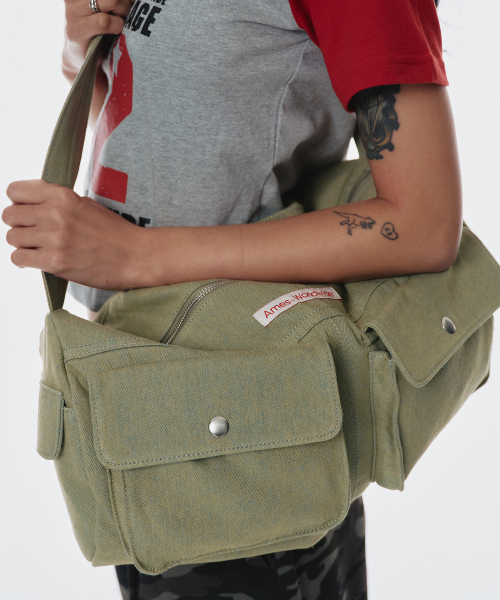 AMESWORLDWIDE(アメスワールドワイド)の「DENIM DUFFLE BAG KHAKI(メッセンジャーバッグ・レディース・その他・FREE)」の6枚目の写真