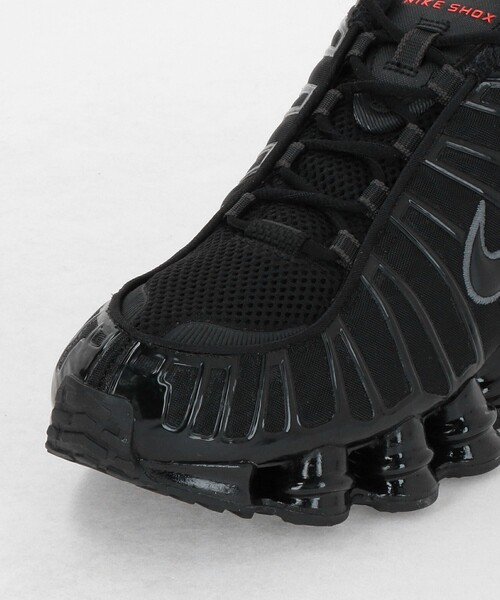 NIKE(ナイキ)の「<NIKE>ショックス TL(スニーカー・メンズ・ブラック・25.5cm/26.5cm/28cm/27cm/28.5cm/27.5cm/29cm/26cm)」の4枚目の写真