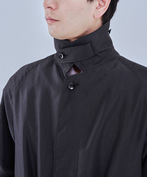 EDIFICE（エディフィス）の「ライトウェイト タフタ コート（ステンカラーコート・メンズ・ブラック/ライトグレー・MEDIUM/LARGE）」の14枚目の写真