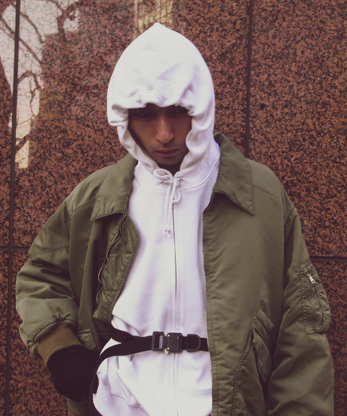 WISM(ウィズム)の「WISM ORIGINAL PRODUCT Waffle Hoodie(パーカー・メンズ・ホワイト/ブラック・MEDIUM/LARGE)」の2枚目の写真