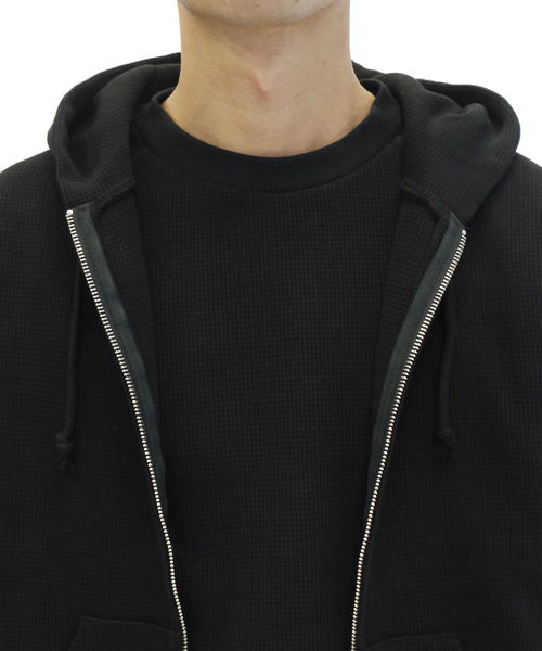 WISM(ウィズム)の「WISM ORIGINAL PRODUCT Waffle Hoodie(パーカー・メンズ・ホワイト/ブラック・MEDIUM/LARGE)」の14枚目の写真