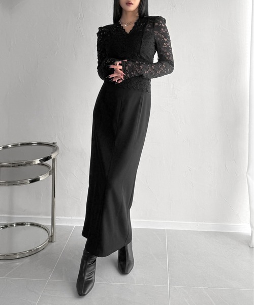 LVEU.(ラブユ.)の「【LVEU.】総レースデザイントップス / トップス カットソー ストレッチ 長袖 レース Vネック インナー パット付き ドレスアップ ホワイト ブラック ZOZOTOWN限定(Tシャツ/カットソー・レディース・ホワイト/ブラック・FREE)」の3枚目の写真