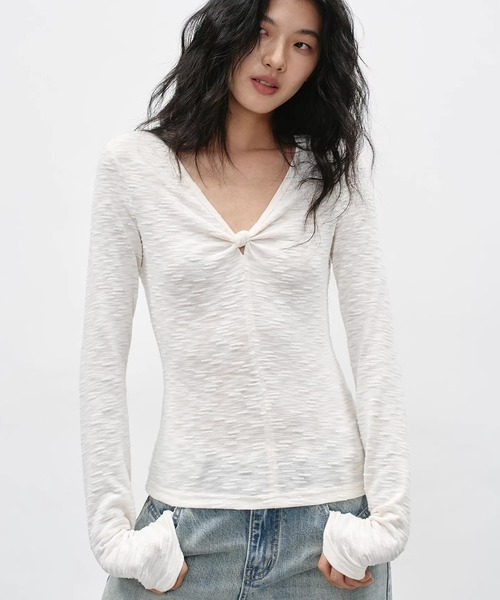 EIGHTHMONTH(エイスマンス)の「フロントノットVネックトップス EM26s050【EIGHTHMONTH】(Tシャツ/カットソー・レディース・ホワイト/ライトブルー・S/M)」の11枚目の写真