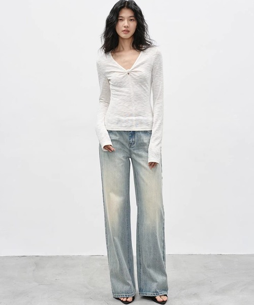 EIGHTHMONTH(エイスマンス)の「フロントノットVネックトップス EM26s050【EIGHTHMONTH】(Tシャツ/カットソー・レディース・ホワイト/ライトブルー・S/M)」の15枚目の写真