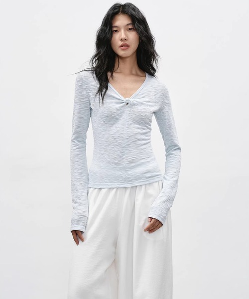 EIGHTHMONTH(エイスマンス)の「フロントノットVネックトップス EM26s050【EIGHTHMONTH】(Tシャツ/カットソー・レディース・ホワイト/ライトブルー・S/M)」の20枚目の写真