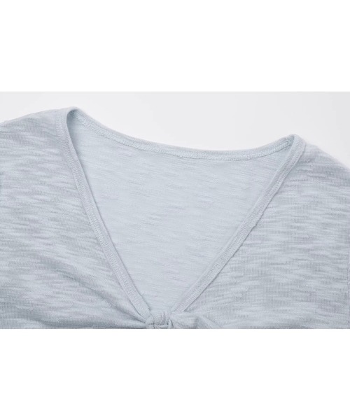 EIGHTHMONTH(エイスマンス)の「フロントノットVネックトップス EM26s050【EIGHTHMONTH】(Tシャツ/カットソー・レディース・ホワイト/ライトブルー・S/M)」の6枚目の写真