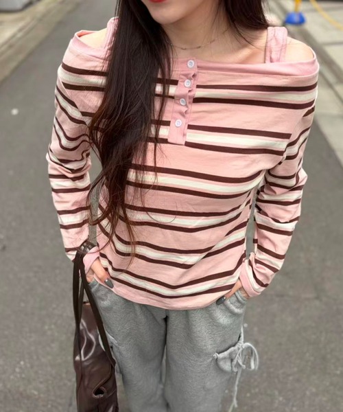 mebole(メボレ)の「オフショルボーダーストラップトップ(Tシャツ/カットソー・レディース・ピンク/グレー・FREE)」の2枚目の写真