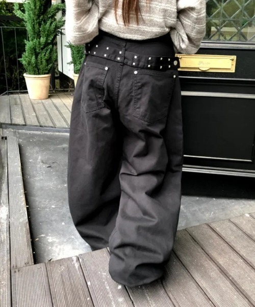 黒のスタッズ付きワイドパンツ スタッズ付きワイドデニム | Thevon.(ゼヴォン)レディース | PAL