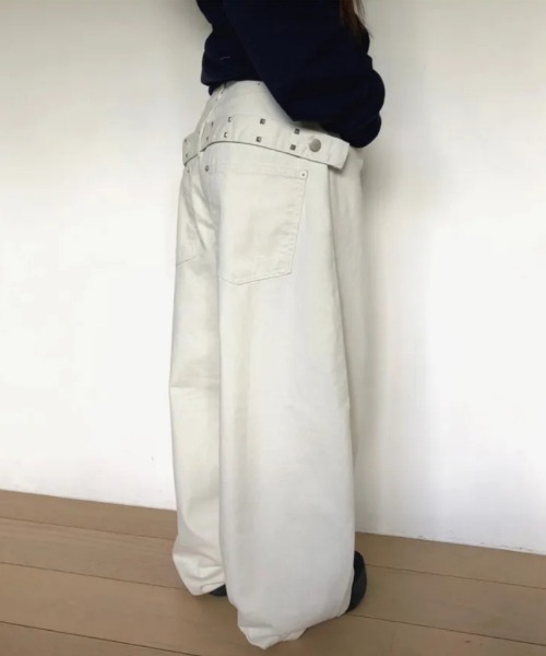 おしゃれスタ(オシャレスタ)の「ウエストベルトデザイン ワイドパンツ(その他パンツ・レディース・ホワイト/ブラック・S/M/L)」の3枚目の写真