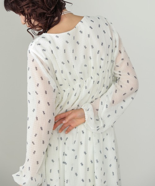 Bab(バブ)の「花柄プリントミニワンピース(ワンピース・レディース・アイボリー/ブラック・M)」の9枚目の写真