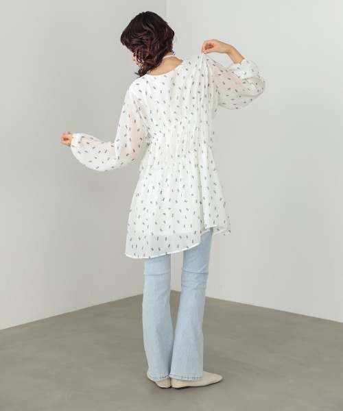 Bab(バブ)の「花柄プリントミニワンピース(ワンピース・レディース・アイボリー/ブラック・M)」の12枚目の写真