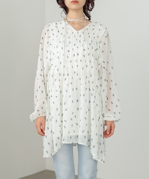 Bab(バブ)の「花柄プリントミニワンピース(ワンピース・レディース・アイボリー/ブラック・M)」の17枚目の写真