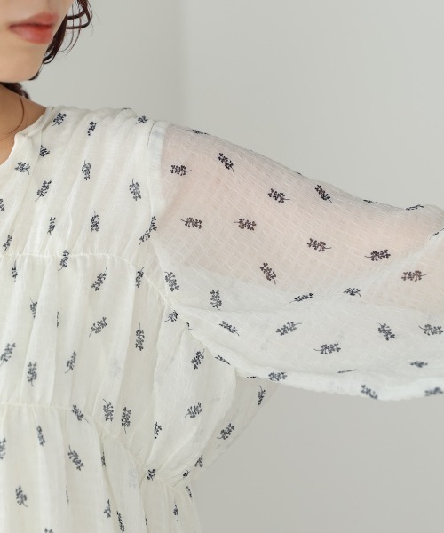 Bab(バブ)の「花柄プリントミニワンピース(ワンピース・レディース・アイボリー/ブラック・M)」の19枚目の写真