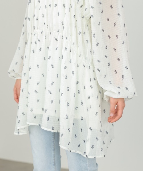 Bab(バブ)の「花柄プリントミニワンピース(ワンピース・レディース・アイボリー/ブラック・M)」の20枚目の写真