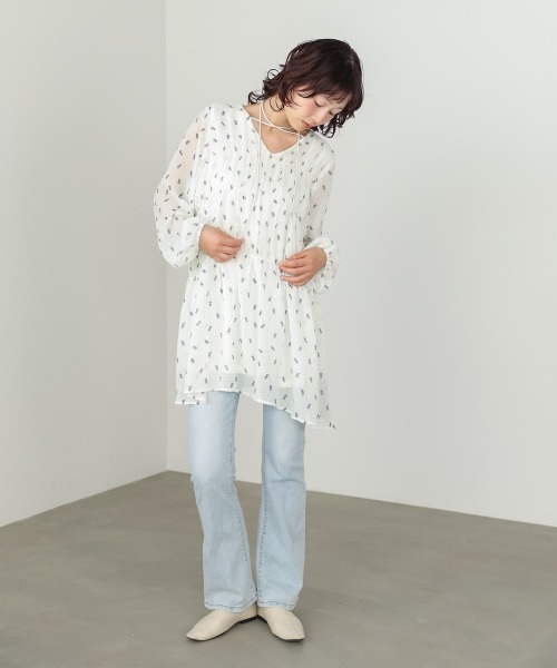 Bab(バブ)の「花柄プリントミニワンピース(ワンピース・レディース・アイボリー/ブラック・M)」の22枚目の写真