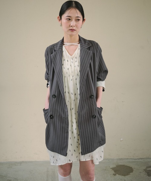 Bab(バブ)の「花柄プリントミニワンピース(ワンピース・レディース・アイボリー/ブラック・M)」の3枚目の写真