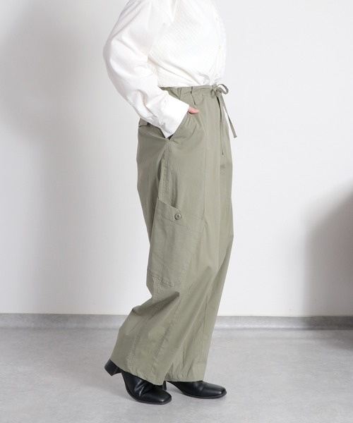 cepo（セポ）の「イージーカーゴバルーンパンツ（カーゴパンツ・レディース・オリーブ/ブラック・M/S）」の2枚目の写真