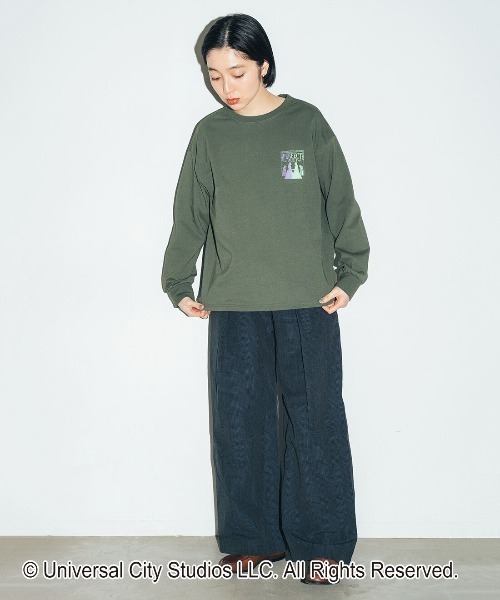THREE FIFTY STANDARD(スリーフィフティースタンダード)の「THREE FIFTY STANDARD 【WICKED】 二人が重なるロゴプリントTシャツ〈グリーン〉(Tシャツ/カットソー・レディース・グリーン系その他・M/L/LL/3L)」の3枚目の写真