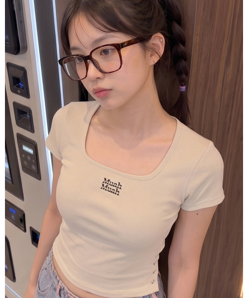 muahmuah（ムーアムーア）の「スリットボタンクロップ半袖Tシャツ [6色]（Tシャツ/カットソー・レディース・アイボリー/ブラック/グレー/ベージュ/ネイビー/チャコール・FREE）」の8枚目の写真