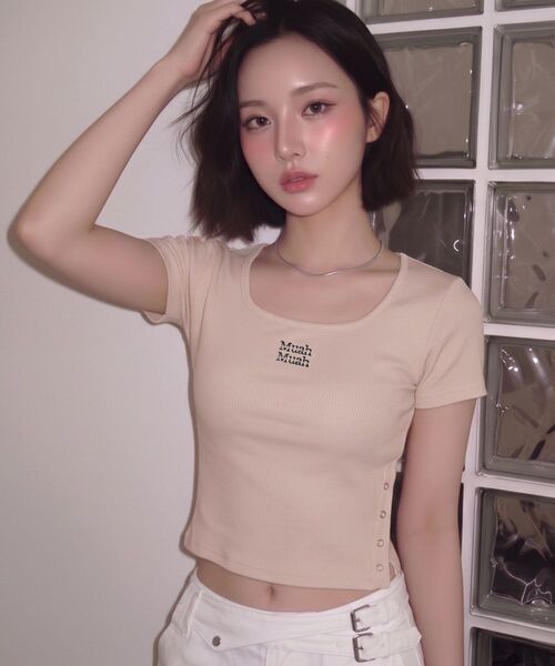 muahmuah（ムーアムーア）の「スリットボタンクロップ半袖Tシャツ [6色]（Tシャツ/カットソー・レディース・アイボリー/ブラック/グレー/ベージュ/ネイビー/チャコール・FREE）」の17枚目の写真