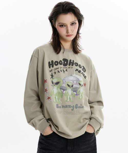 HOODHOOD（フッドフッド）の「エイリアンピース ロングスリーブTシャツ ライトカーキ（Tシャツ/カットソー・レディース・その他・1/2）」の2枚目の写真