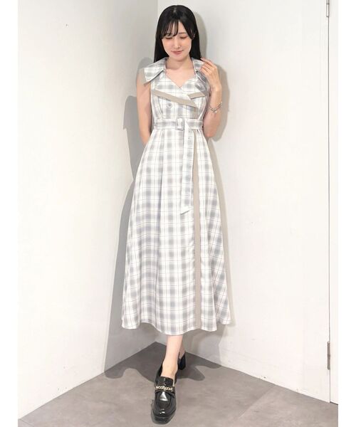 MERCURYDUO（マーキュリーデュオ）の「バイカラートレンチフレアワンピース（ワンピース・レディース・チャコールグレー/オフホワイト/ライトグレー・SMALL/MEDIUM）」の22枚目の写真