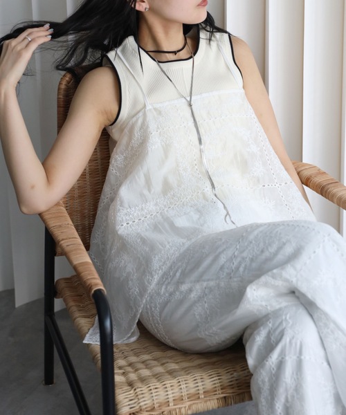 YENNA(イェンナ)の「エンブロイダリーシアー レイヤードキャミ セミシアー(キャミソール・レディース・ホワイト/ブラック・FREE)」の21枚目の写真