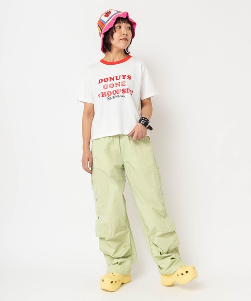RNA（アールエヌエー）の「M2691 DONUTSロゴクレリックミニT（Tシャツ/カットソー・レディース・ホワイト/ミント/スミクロ・MEDIUM）」の21枚目の写真