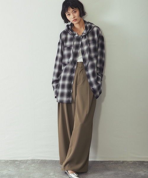 ANOTHER S(アナザーエス)の「フード付きオンブレチェックシャツ(シャツ/ブラウス・レディース・ブラック/オフホワイト/ブルー/ストライプ/グリーン・FREE)」の6枚目の写真