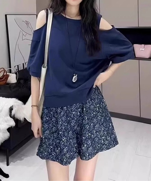 LUCPY（ラクピー）の「オープンショルダードルマントップス（その他トップス・レディース・ブラック/ネイビー・XX-LARGE/X-LARGE/LARGE/MEDIUM）」の2枚目の写真