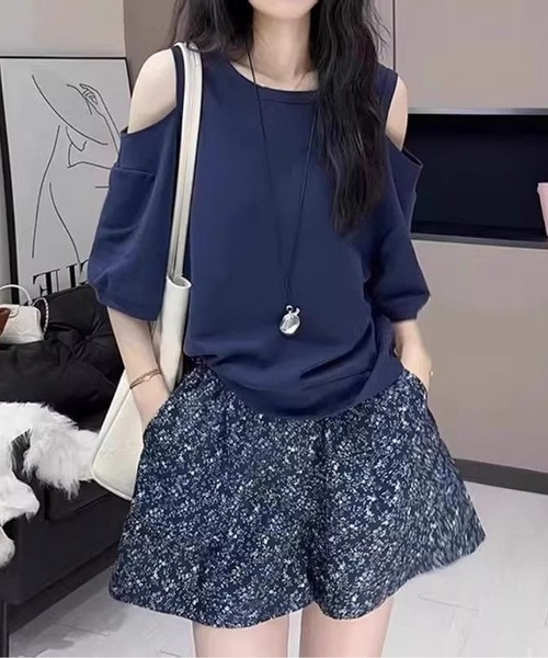 LUCPY（ラクピー）の「オープンショルダードルマントップス（その他トップス・レディース・ブラック/ネイビー・XX-LARGE/X-LARGE/LARGE/MEDIUM）」の4枚目の写真