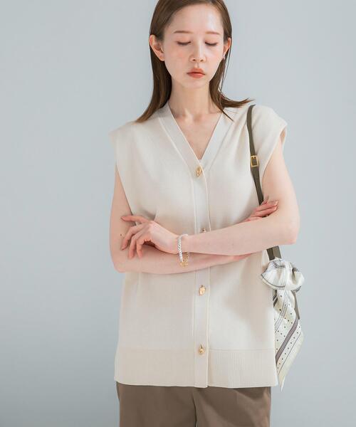 URBAN RESEARCH ROSSO WOMEN(アーバンリサーチ ロッソ)の「ショルダータックニットベスト(ベスト・レディース・アイボリー/ダークブラウン・FREE)」の3枚目の写真