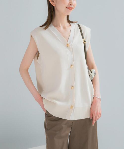 URBAN RESEARCH ROSSO WOMEN(アーバンリサーチ ロッソ)の「ショルダータックニットベスト(ベスト・レディース・アイボリー/ダークブラウン・FREE)」の4枚目の写真