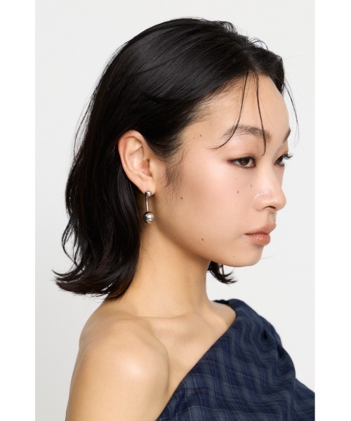 LAGUA GEM（ラグアジェム）の「BALL DROOP ピアス（ピアス（両耳用）・レディース・シルバー/ゴールド・FREE）」の4枚目の写真
