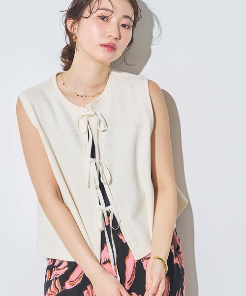 margaux(マルゴー)の「サーマルリボンノースリーブカットソー(Tシャツ/カットソー・レディース・アイボリー/レッド・FREE)」の2枚目の写真