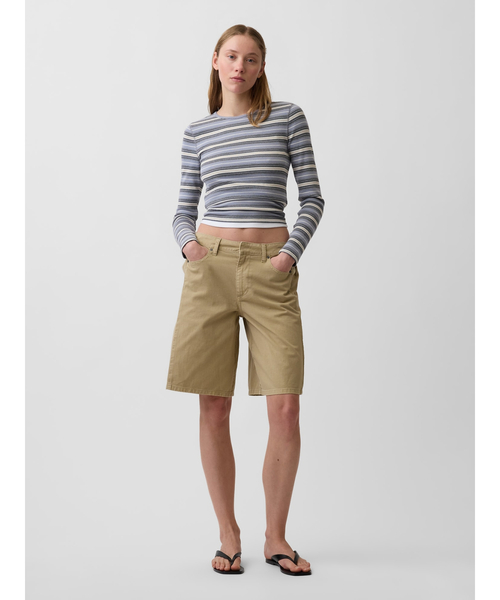 GAP（ギャップ）の「ミッドライズ ツイル サイドプリーツ トラウザーショートパンツ（その他パンツ・レディース・ブラック/ベージュ・000/10/8/6/4/2/0/00）」の3枚目の写真