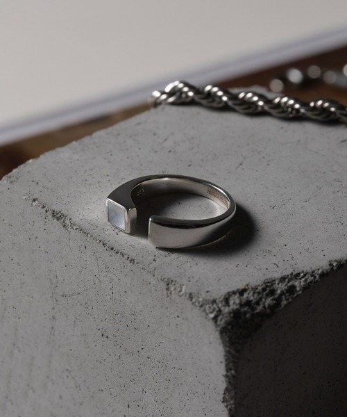 MAISON CLUB(メゾンクラブ)の「【MAISON CLUB】Open Stone Ring Silver925 KUN(リング・メンズ・ターコイズブルー/ブラック/ネイビー/ブラウン/グリーン/ホワイト・9)」の2枚目の写真