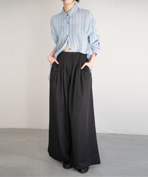 hwyl(ヒュイル)の「タックワイドパンツ(その他パンツ・レディース・ブラック/ベージュ・MEDIUM/SMALL)」の1枚目の写真