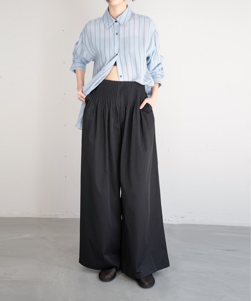 hwyl(ヒュイル)の「タックワイドパンツ(その他パンツ・レディース・ブラック/ベージュ・MEDIUM/SMALL)」の4枚目の写真