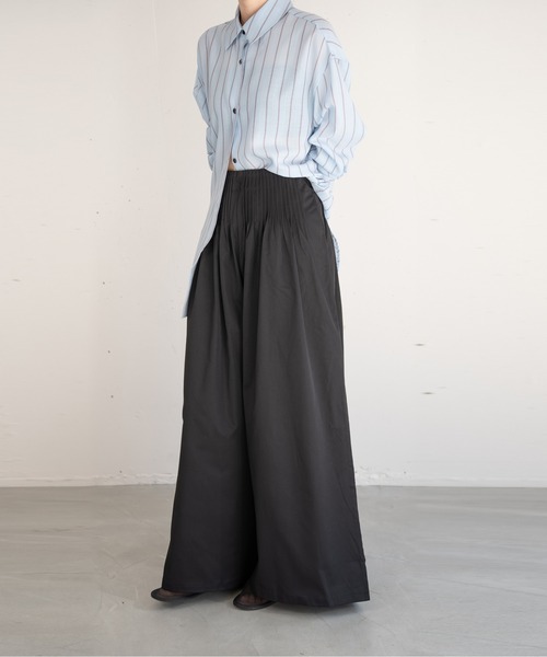 hwyl(ヒュイル)の「タックワイドパンツ(その他パンツ・レディース・ブラック/ベージュ・MEDIUM/SMALL)」の5枚目の写真
